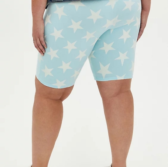 Nwt torrid blue stars bike shorts. Size 1 - Picture 2 of 5